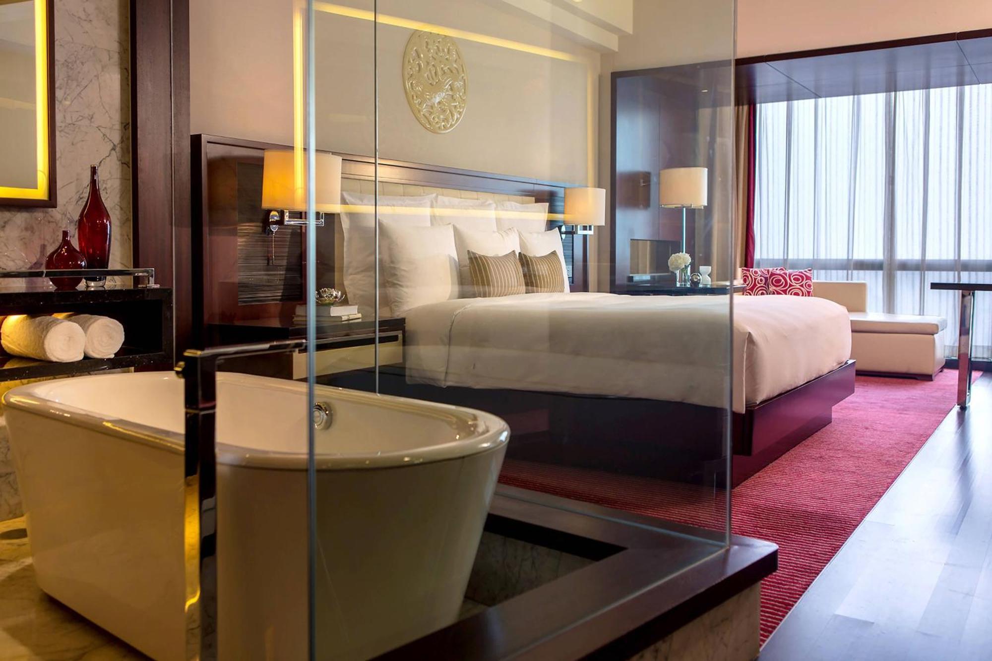 Renaissance Beijing Capital Hotel Экстерьер фото